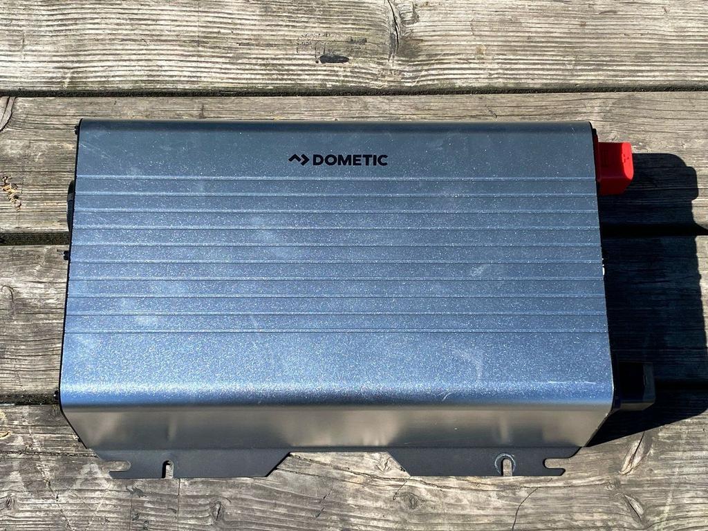 Dometic SinePower DSP 2012 2000 Watt Omvormer Camper Bus Bed, Caravans en Kamperen, -, -, Ophalen of Verzenden, Zo goed als nieuw