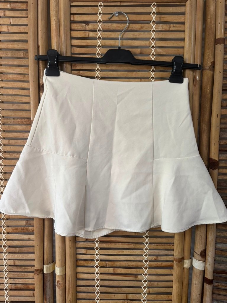 Stradivarius witte skort broekrok flared maat M 38, Kleding | Dames, Maat 38/40 (M), Wit, Ophalen of Verzenden, Zo goed als nieuw