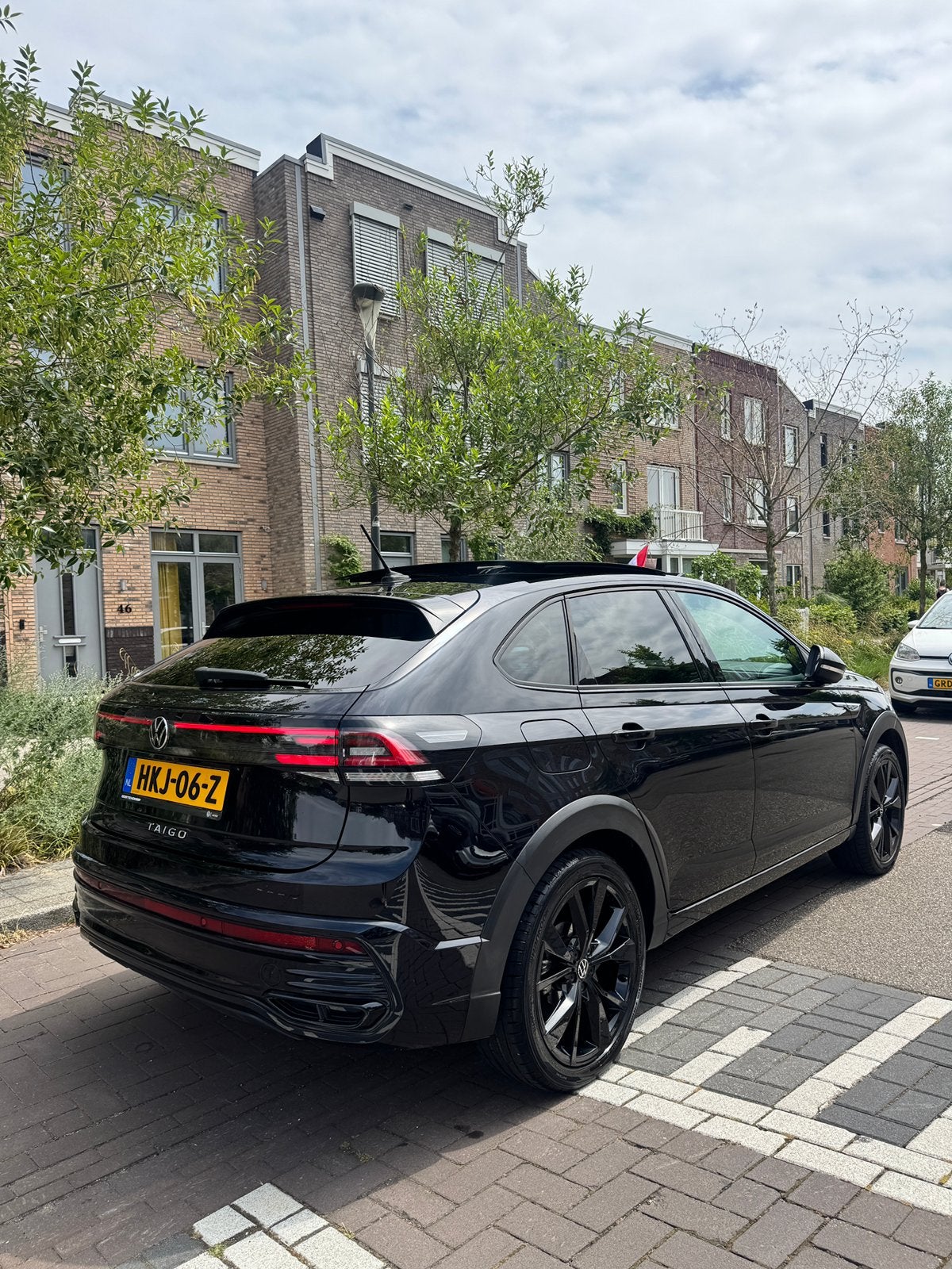 Volkswagen Taigo R-Line DSG | 2024 | 1e Eigenaar, Automatische klimaatregeling, 1192 kg, Zwart, 1200 kg