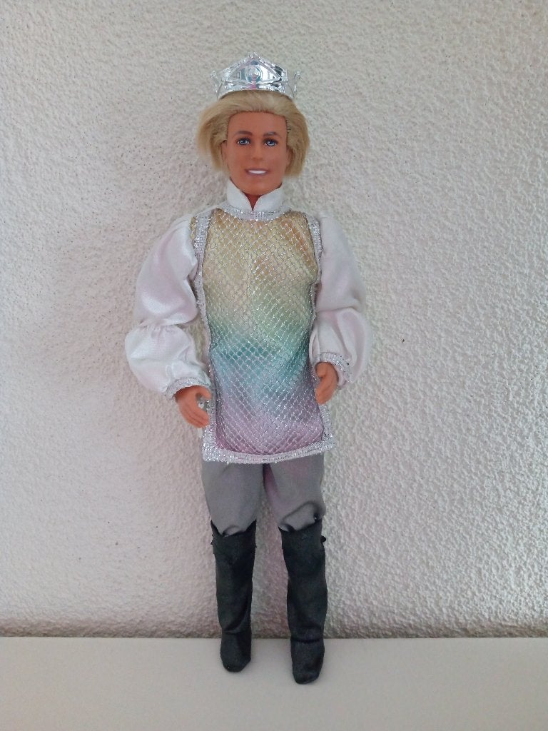 Rainbow Prince KEN (van Barbie) 26359, Verzamelen, Poppen, Ophalen of Verzenden, Gebruikt, Pop