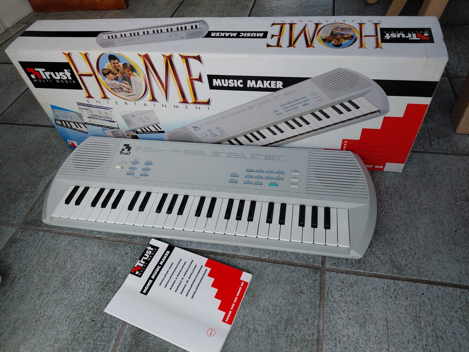 Trust Home Music Maker Keyboard-Inclusief Doos & Handleiding, Midi-aansluiting, Zo goed als nieuw, Ophalen, 49 toetsen