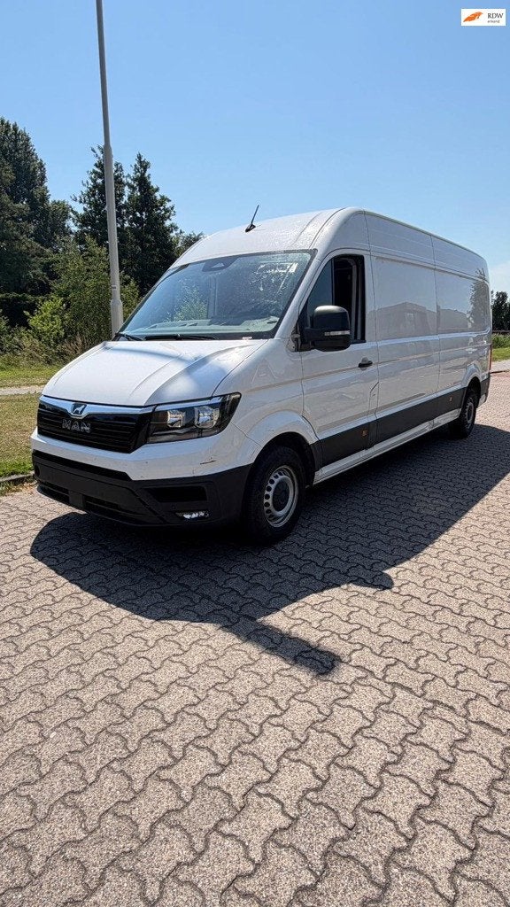 MAN TGE 35 2.0 Lang L4 EL DC HD, Voorwielaandrijving, Stof, Gebruikt, Zwart
