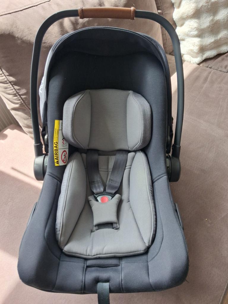 Nuna Pipa Next Autostoel + Isofix base. Zo goed als nieuw, Overige merken, Ophalen of Verzenden, Zo goed als nieuw, Isofix