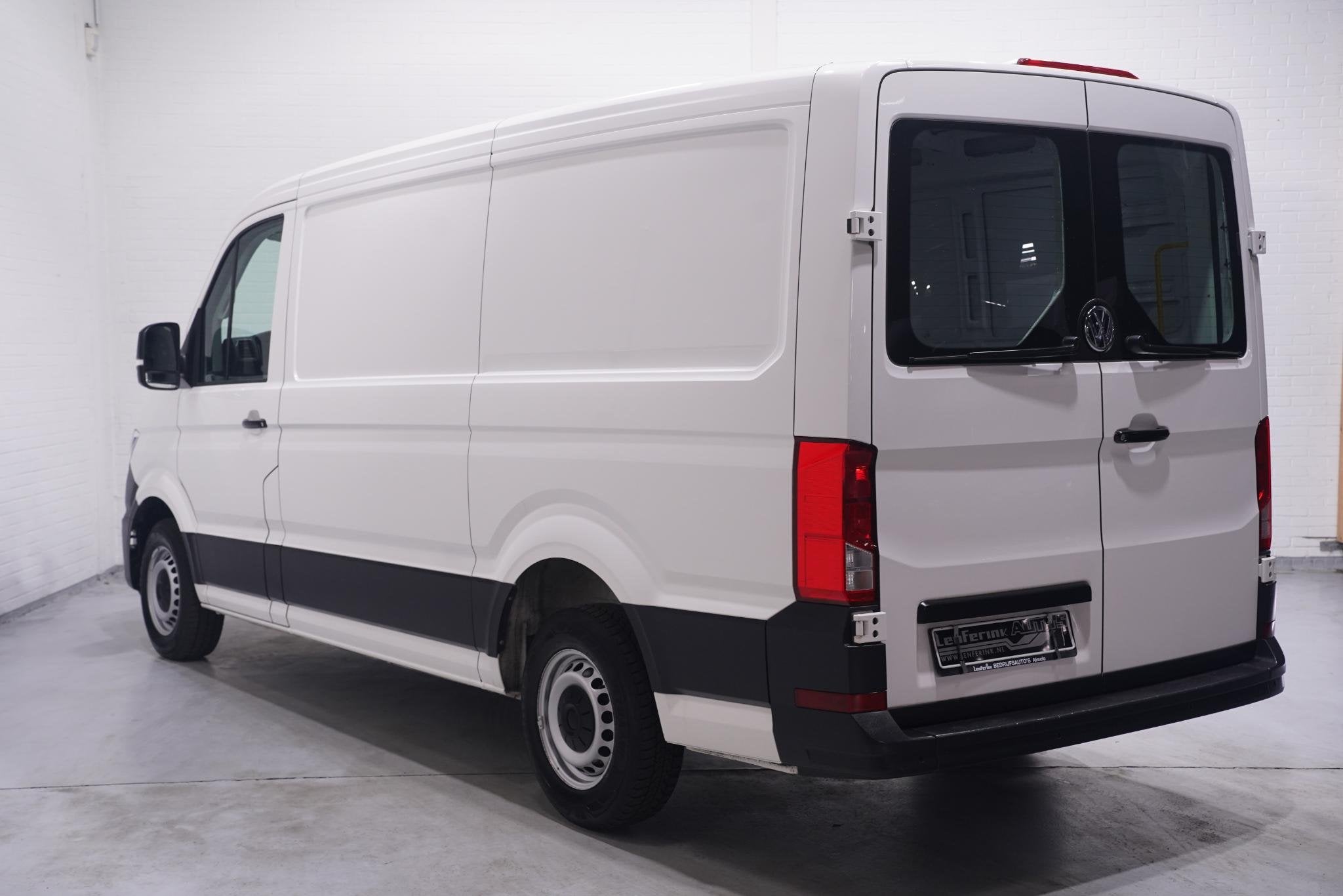 Volkswagen Crafter 2.0 TDI 140 pk L3H2 Lang / Laag Airco, Na, Stof, 4 cilinders, Volkswagen, 3000 kg