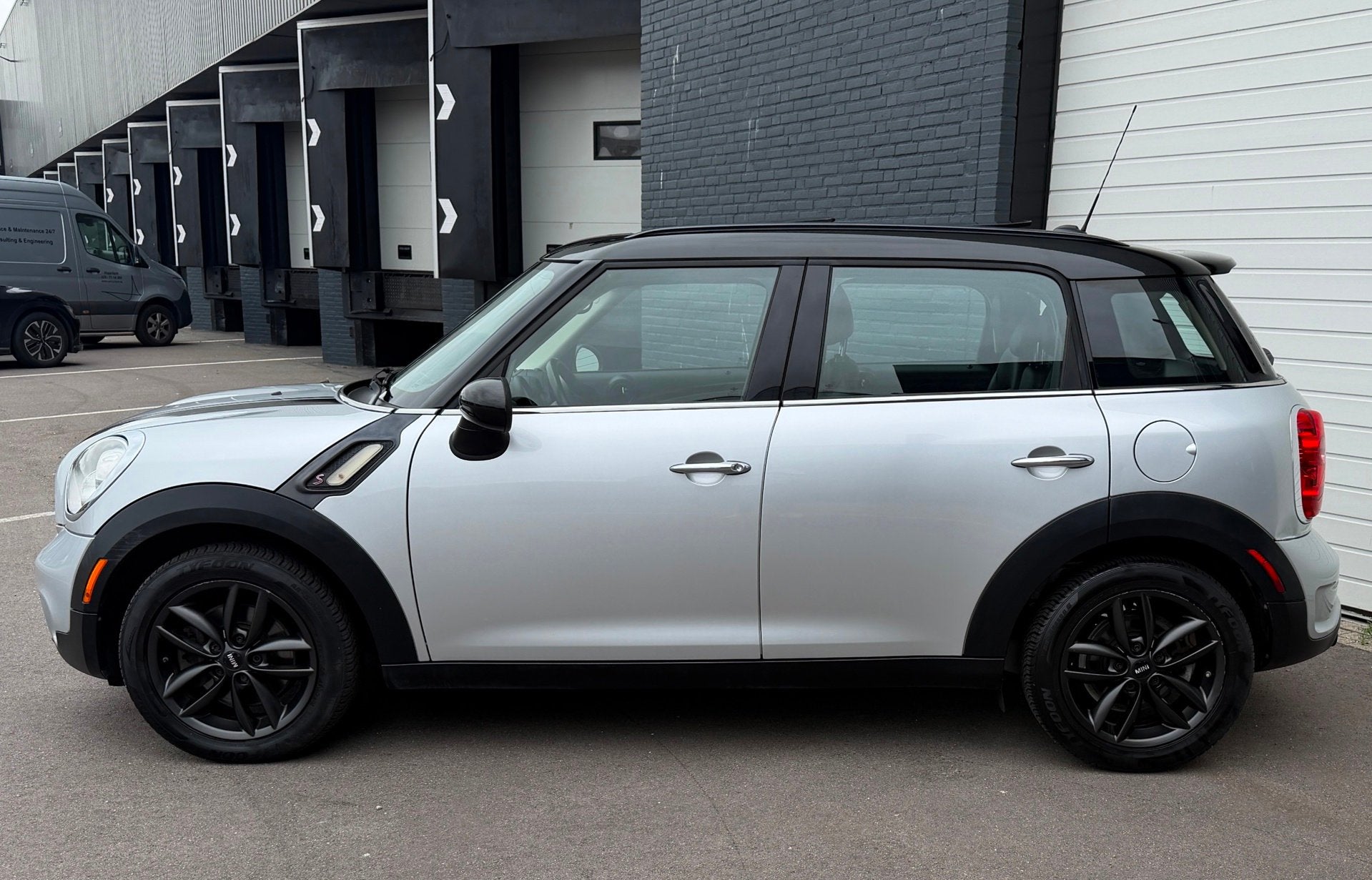 Mini Countryman 1.6 Cooper S Chili PANORAMADAK/LEDER/LMV/BLU, Voorwielaandrijving, Euro 5, Gebruikt, Zwart