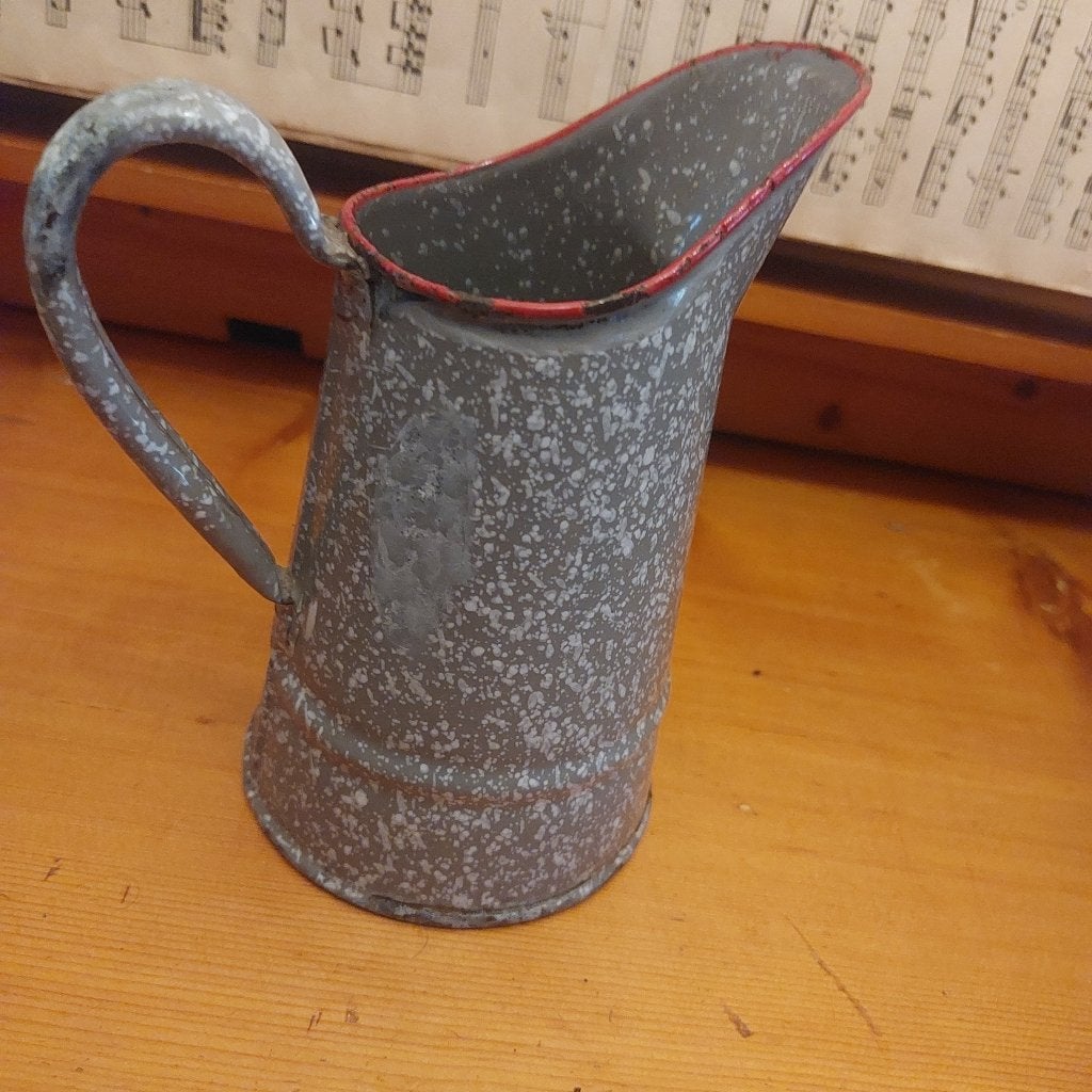 Mooie brocante emaille waterkan in grijsgewolkt, 17 x 10 cm, Ophalen of Verzenden