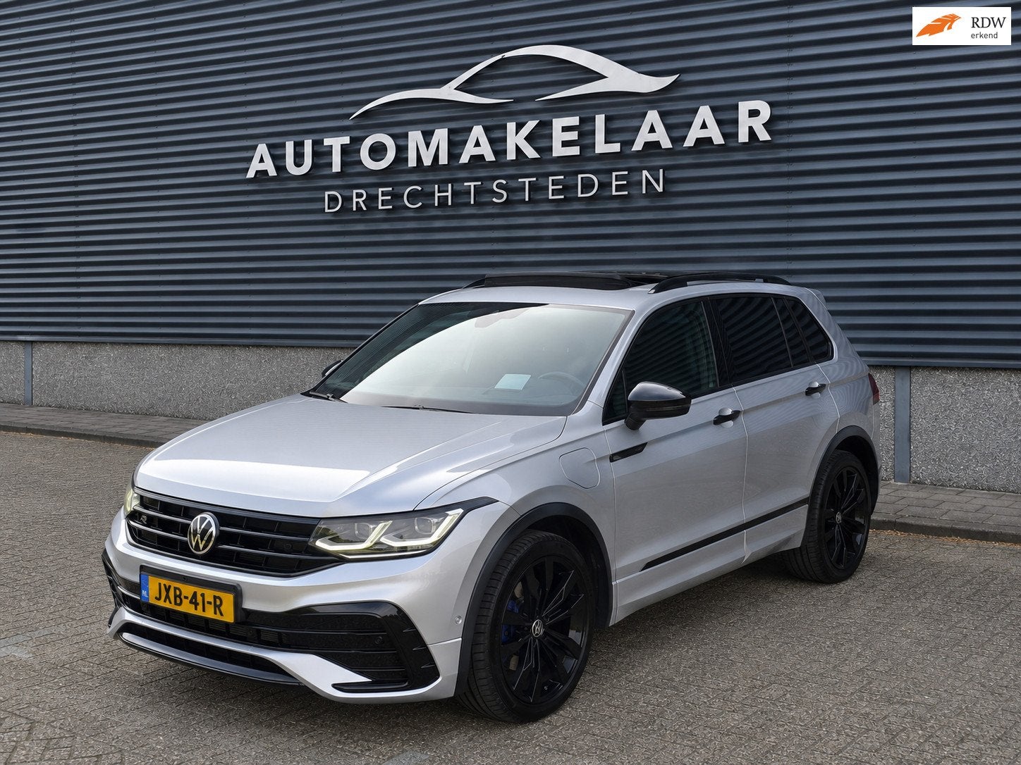 Volkswagen TIGUAN 1.4 TSI eHybrid Black edition 3*R-line Ful, 4 cilinders, 150 pk, Hybride Elektrisch/Benzine, 1711 kg