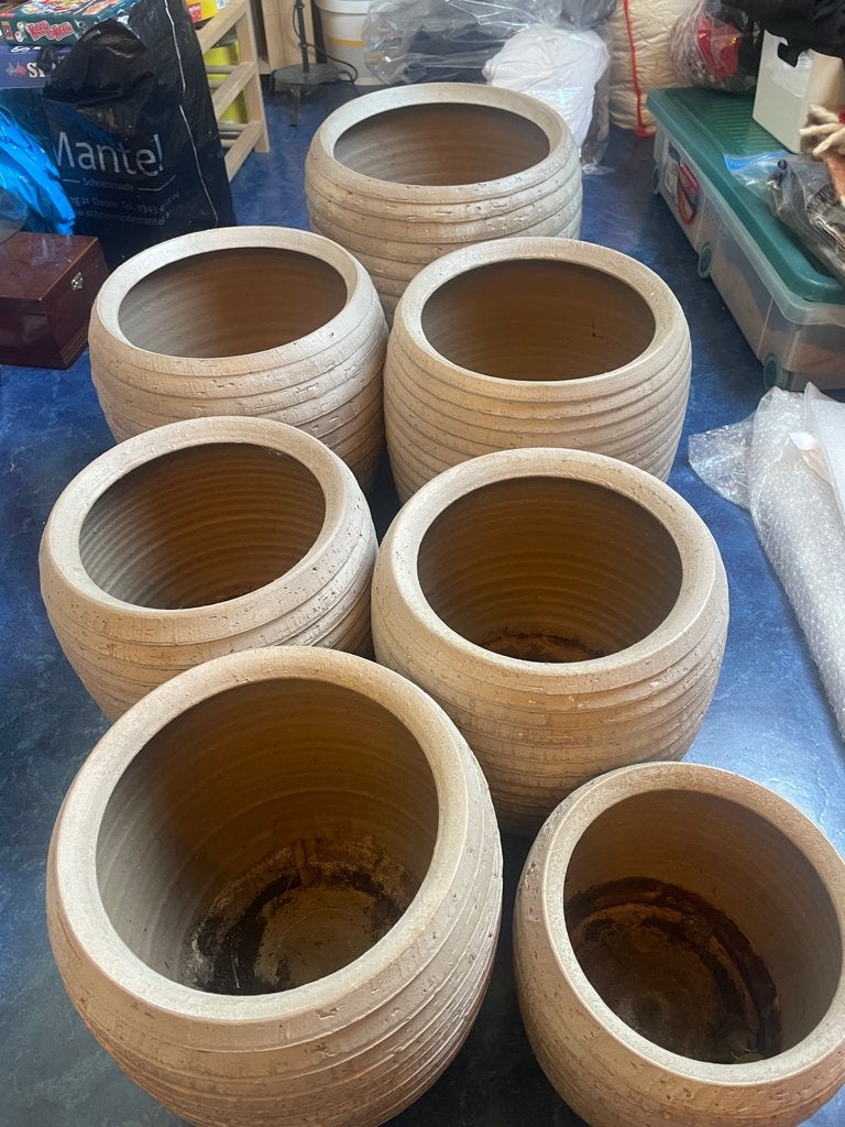 Plantenpotten aardewerk grijs/crème, 25 tot 40 cm, Rond, Ophalen of Verzenden, Zo goed als nieuw