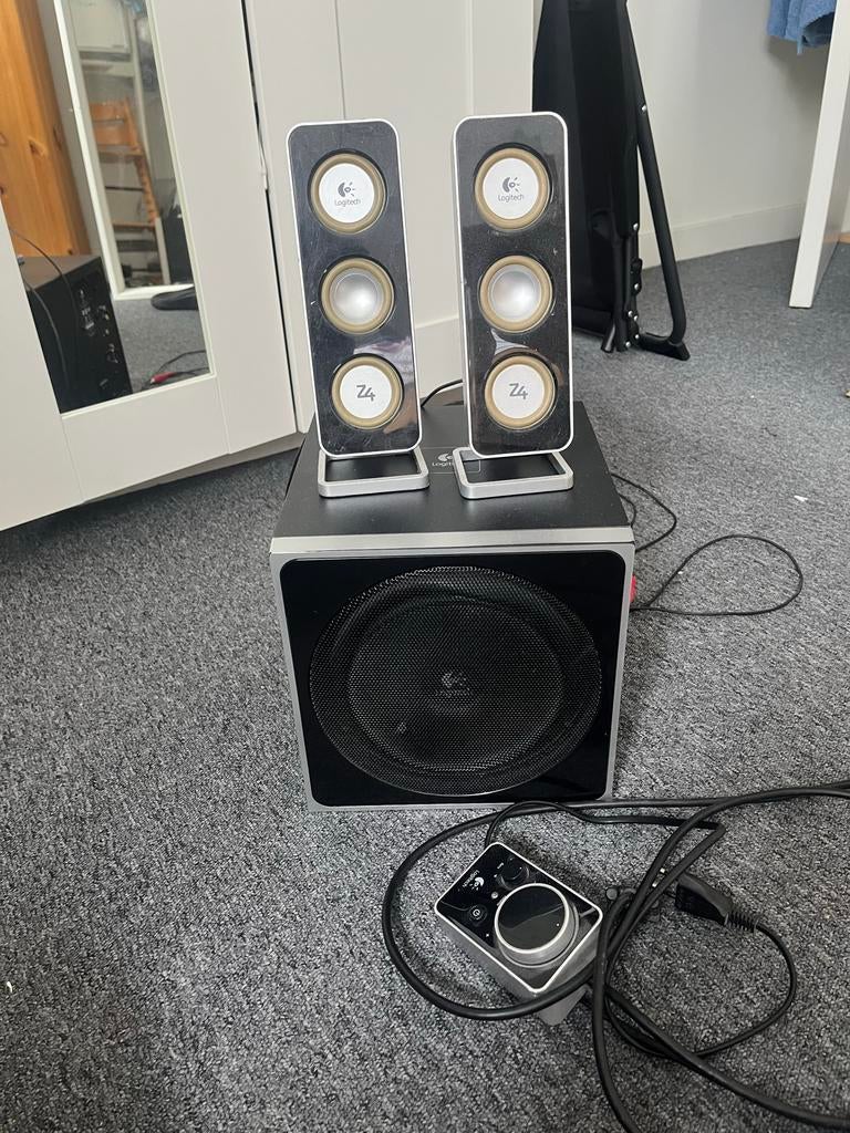 Logitech Z4 Speakersysteem met Subwoofer, Gebruikt, Complete surroundset, Minder dan 60 watt, Ophalen