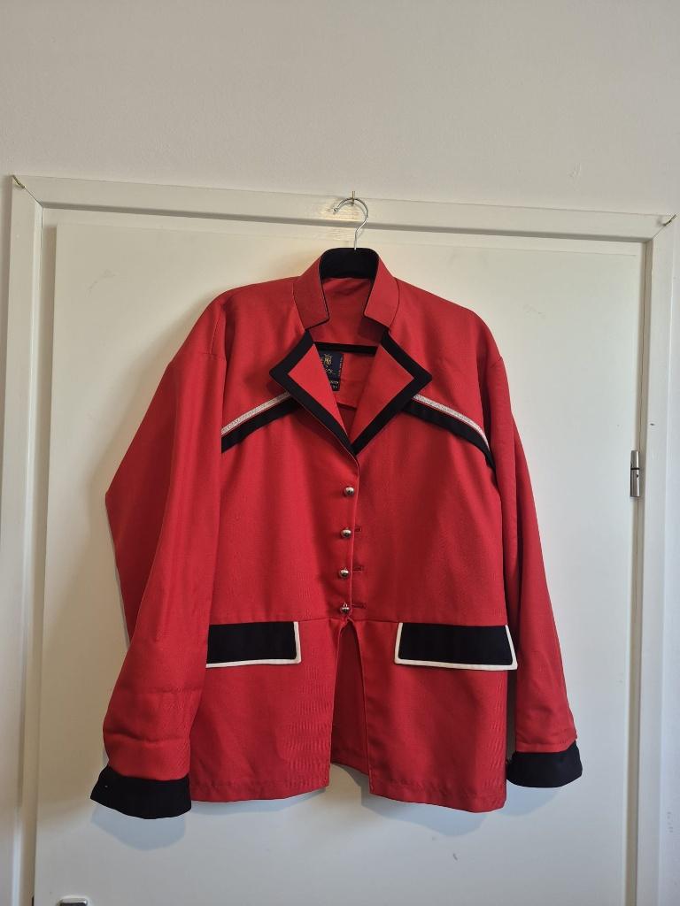 Rood jasje Carnaval, Kleding | Heren, Carnavalskleding en Feestkleding, Gedragen, Kleding, Carnaval, Maat 48/50 (M), Ophalen of Verzenden