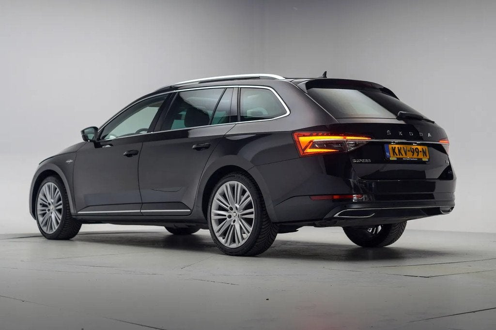 Skoda Superb COMBI 1.4 TSI PHEV Laurin&Klement Aut. [ Panora, Auto's, Automaat, Gebruikt, Adaptive Cruise Control, Zwart