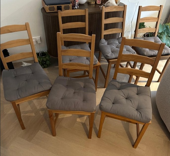 IKEA JOKKMOKK Wooden Chairs With Pillows, Ophalen, Bruin, Zo goed als nieuw, Vijf, Zes of meer stoelen