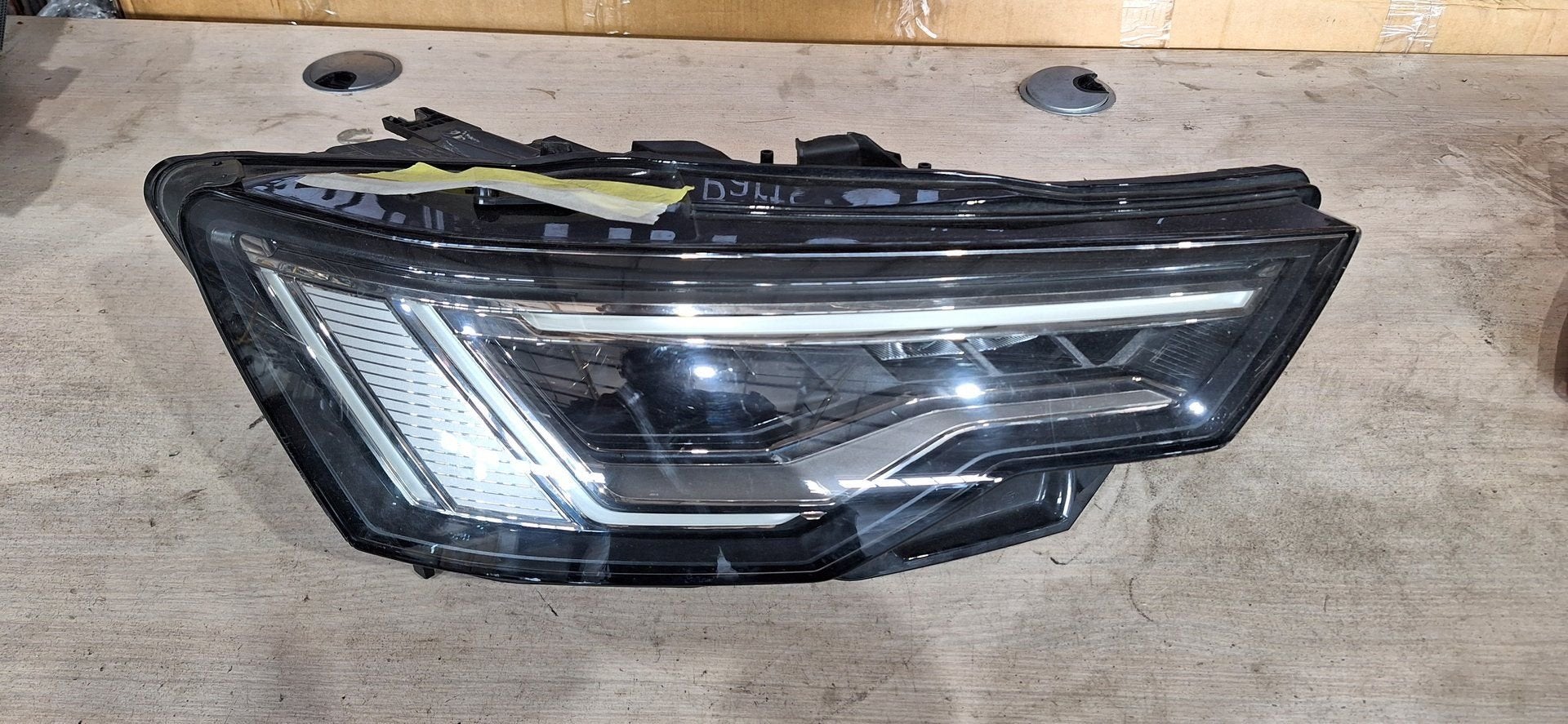 Koplamp Audi Q3 83A F3 Voll LED Links 83A941033, Gebruikt, -, -, -