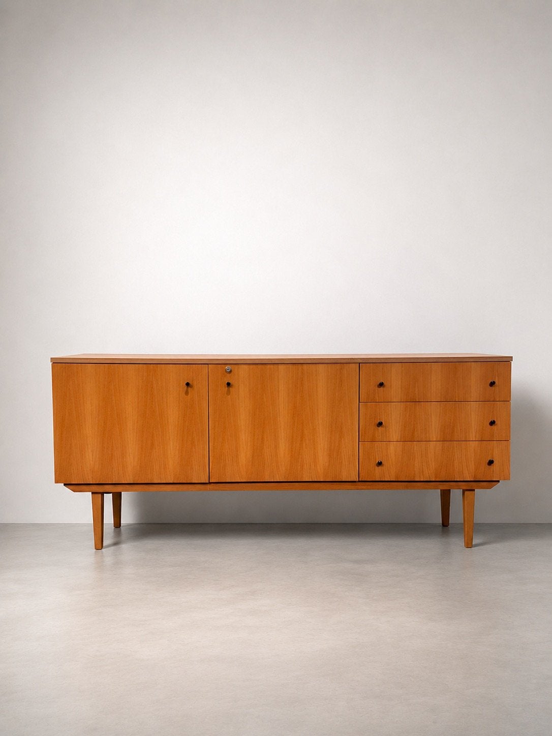 Vintage Midcentury Teak Dressoir Minimalistisch Sideboard, Ophalen of Verzenden, Zo goed als nieuw, 25 tot 50 cm, 150 tot 200 cm