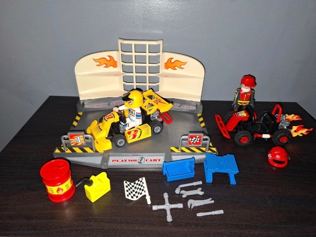 Playmobil Karts Set 6869 met 2 Karts en Accessoires, Ophalen of Verzenden, Gebruikt, Jongen of Meisje