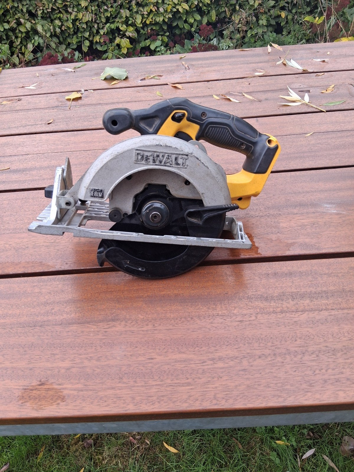 Dewalt cirkelzaag 18v exclusief accu en lader, Ophalen, Gebruikt, Cirkelzaag, Dewalt