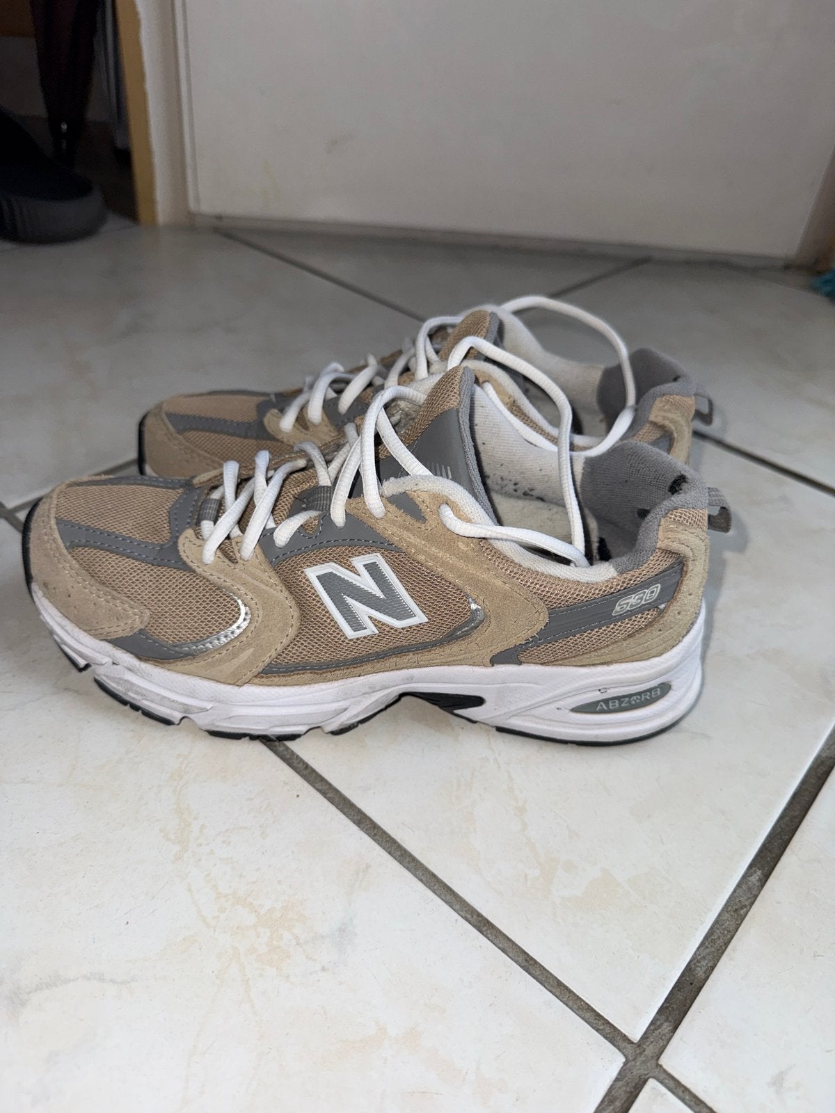 New Balance 530 Sneakers - Beige/Grijs maat 38.5, Verzenden, Gedragen, Beige, Sneakers of Gympen