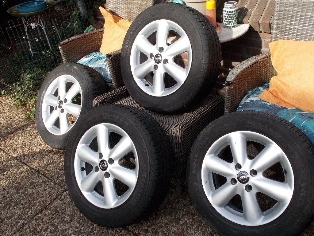 NISSAN MICRA VELGEN MET ALL SEASON BANDEN, Auto-onderdelen, Ophalen, 15 inch, Banden en Velgen, 185 mm