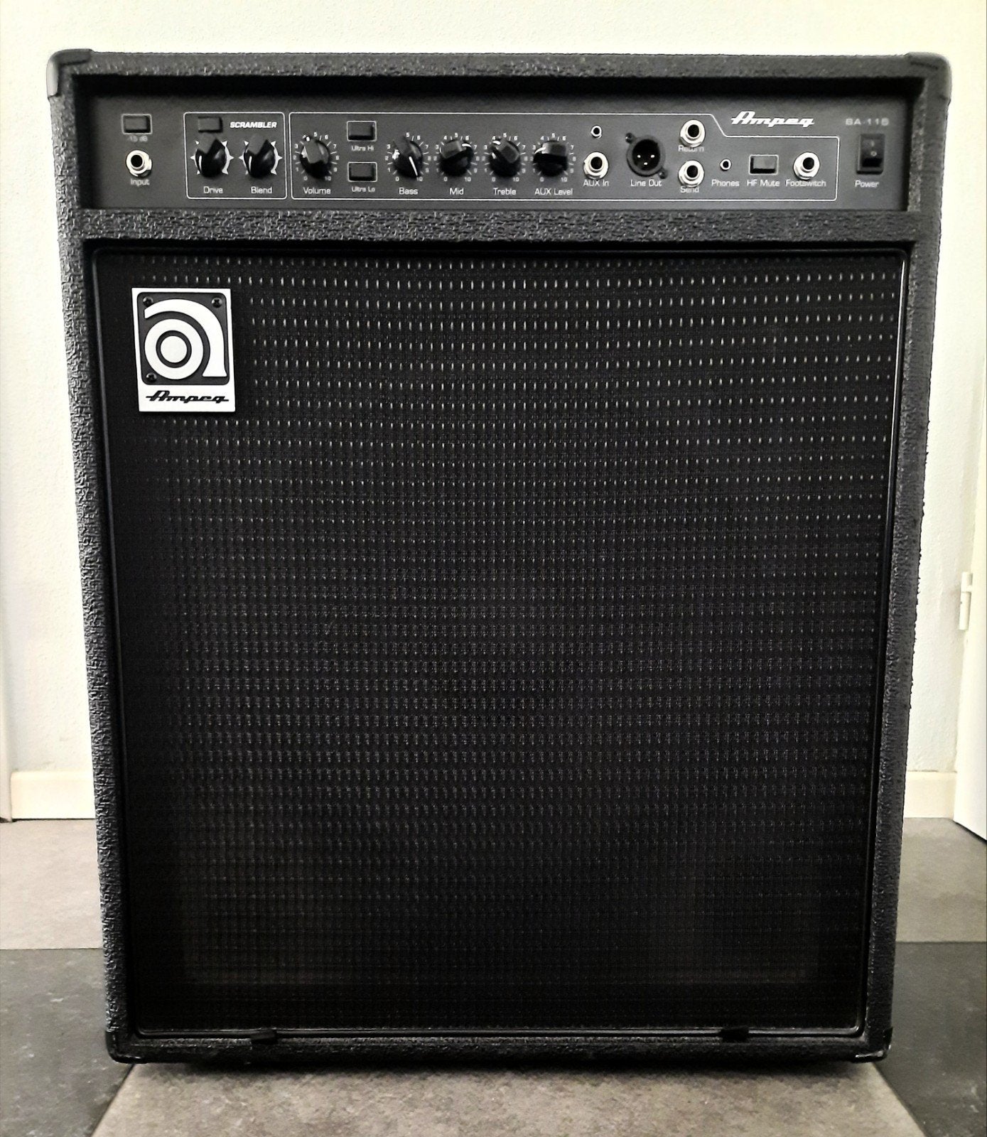 Ampeg BA-115 V2 150 Watt Basversterker Combo, Ophalen, Gebruikt, Basgitaar, 100 watt of meer