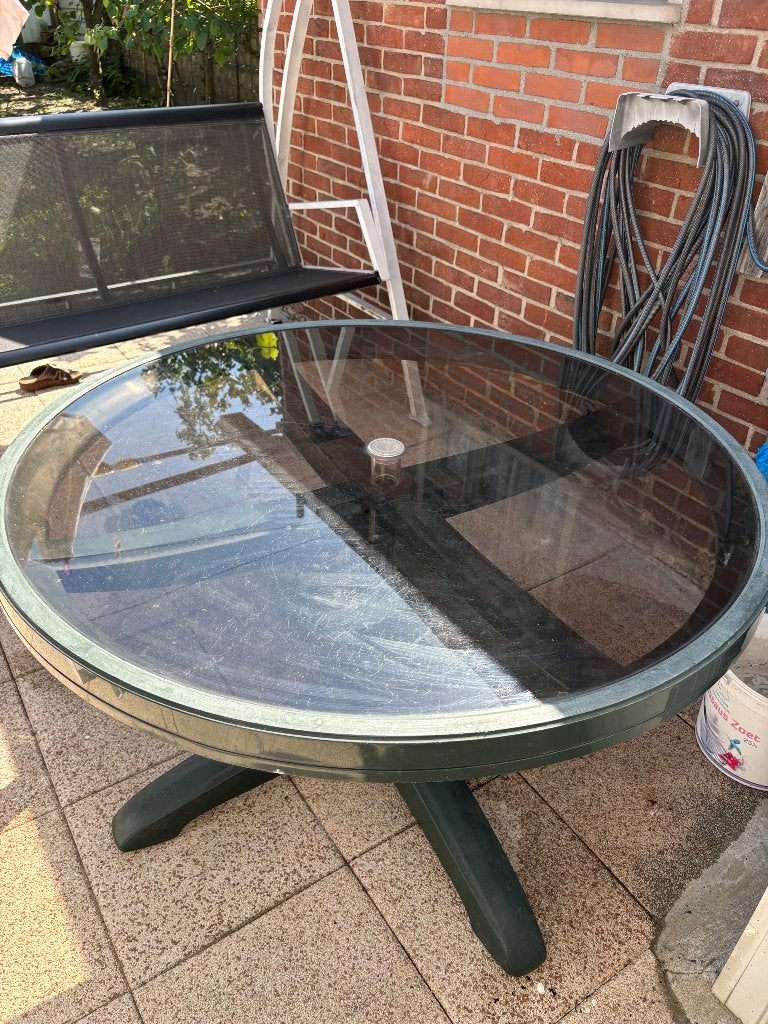 Tuinmeubel en 4 tuinstoelen, Ophalen, Gebruikt