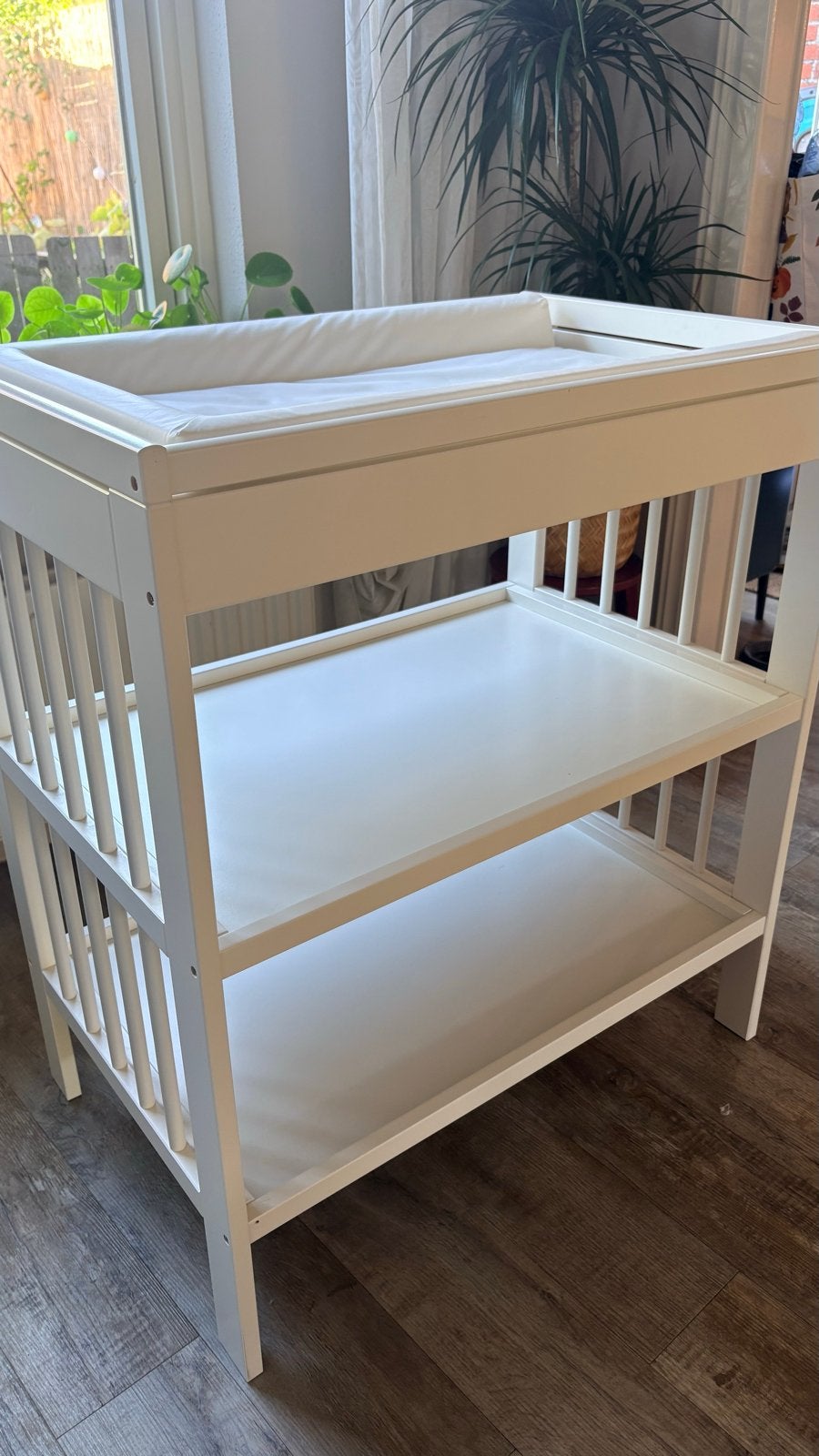 Gloednieuwe IKEA GULLIVER witte commode met aankleedkussen, Aankleedkussen, Nieuw, Standaard, Ophalen