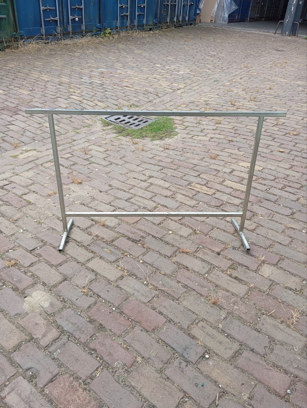 Stevige metalen bokje / kledingrek, Ophalen of Verzenden, Gebruikt