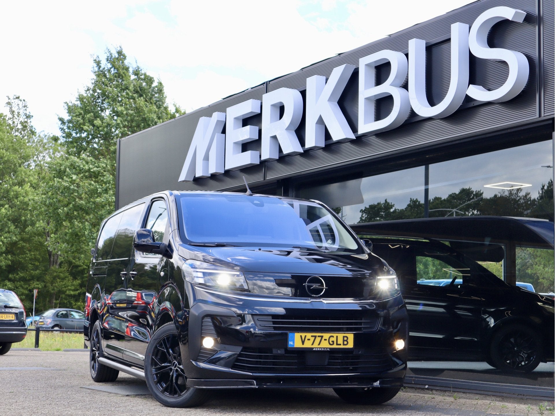 Opel Vivaro 2.0 D 180PK AUTOMAAT LEDER LANG XXL (bj 2024), Auto's, Gebruikt, Euro 6, 4 cilinders, Zwart