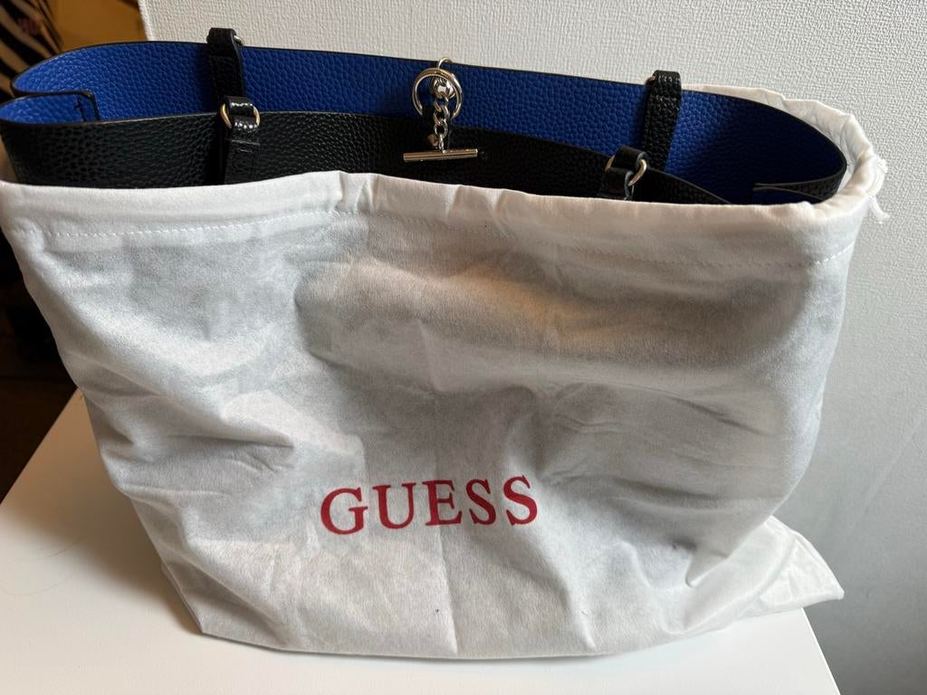 Guess Tassenset: Zwarte Shopper met Blauw Schoudertasje, Ophalen of Verzenden, Zo goed als nieuw, Zwart, Shopper