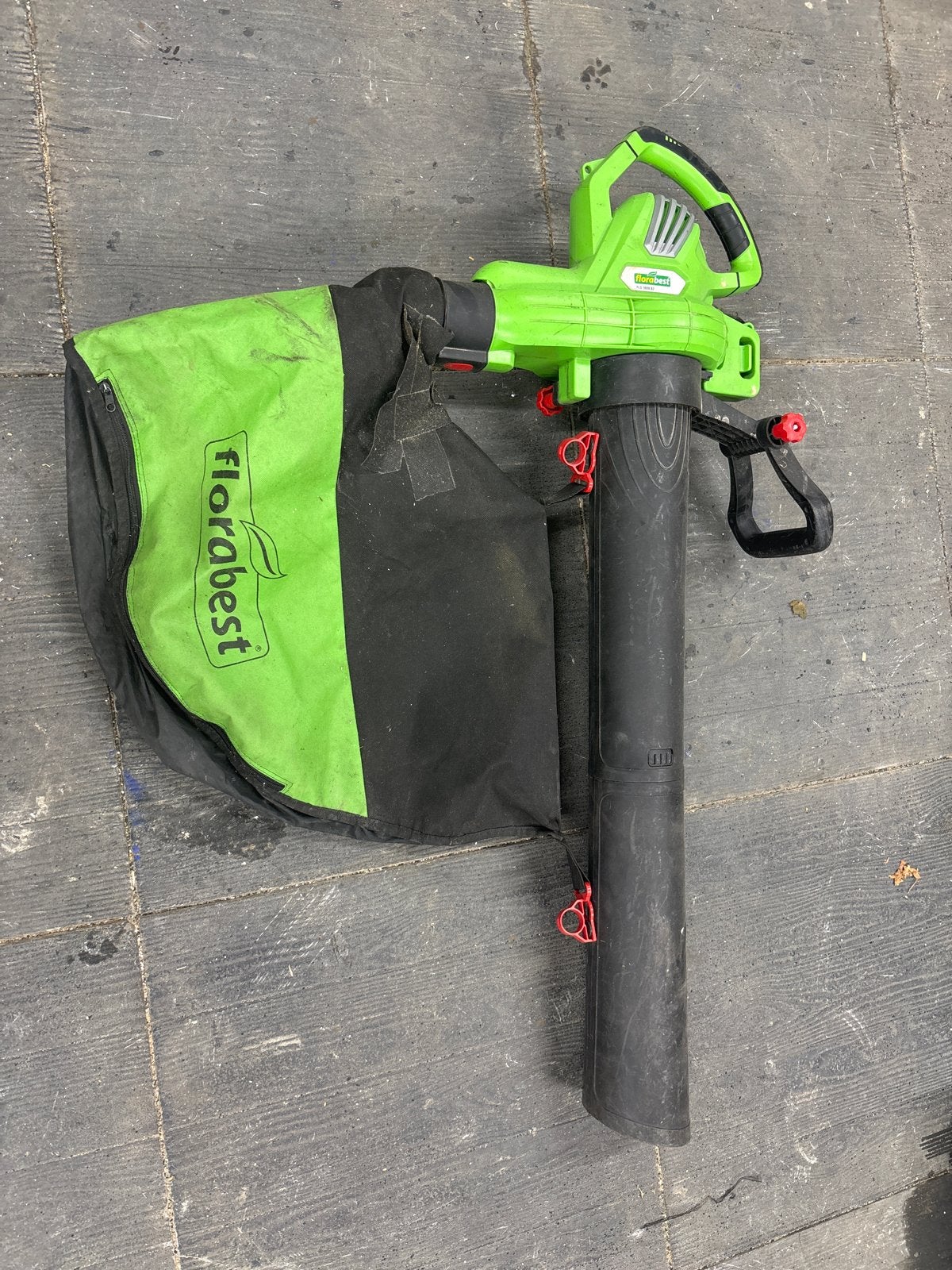 Florabest Bladblazer met zuigfunctie en opvangzak, Tuin en Terras, Ophalen, Gebruikt, Handgedragen, Met opvangzak