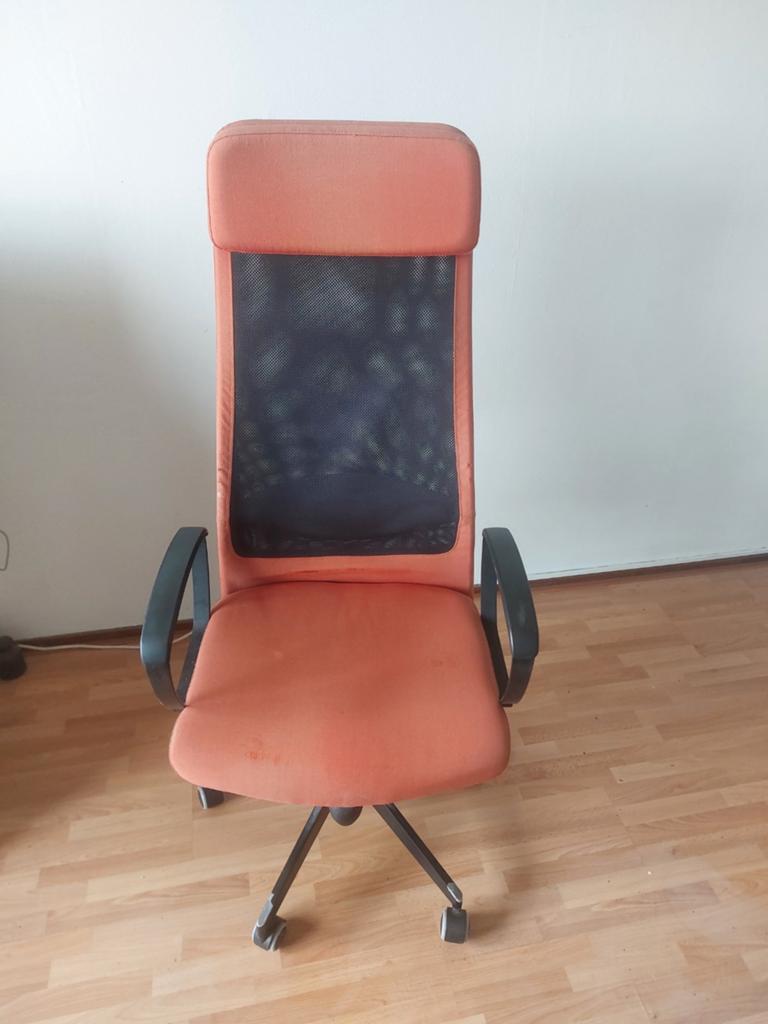Oranje bureaustoel met mesh rugleuning, Huis en Inrichting, Ophalen, Gebruikt, Oranje, Bureaustoel