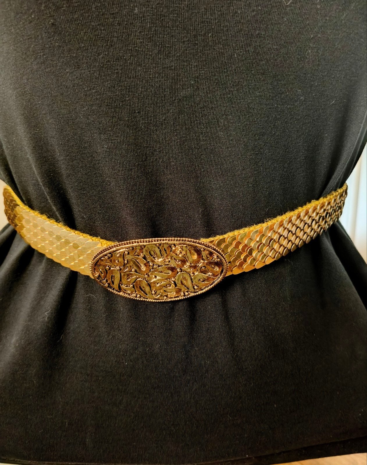 Vintage jaren 70 gouden taille riem met vissen schubben, Kleding | Dames, 3 tot 5 cm, Tailleriem, Ophalen of Verzenden, Zo goed als nieuw