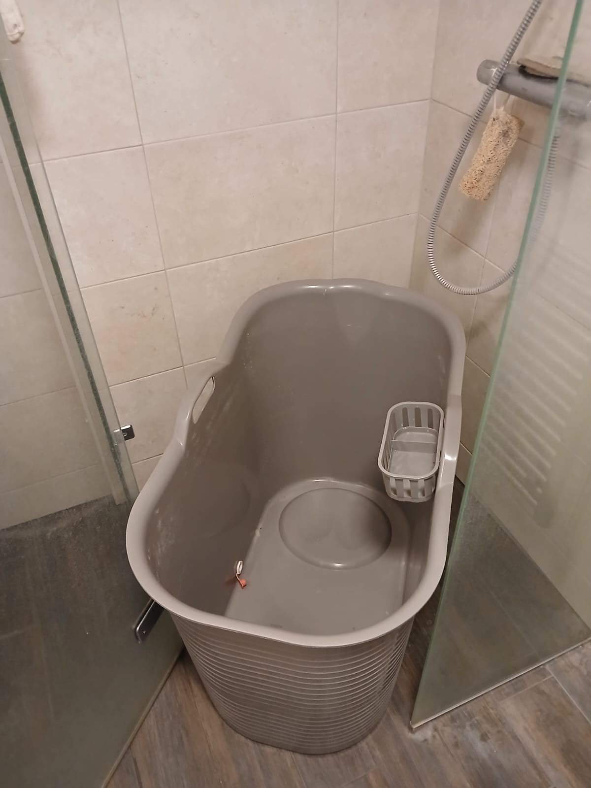 Mobiel zittend bad / zitbad voor kleine badkamers, Huis en Inrichting, Ophalen, Minder dan 50 cm, 75 cm of meer, Overige typen