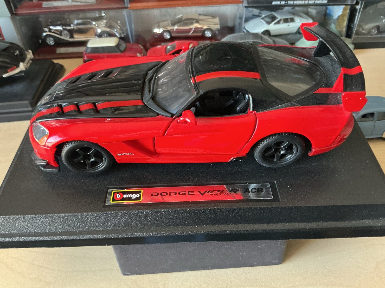 Burago Dodge Viper ACR - Zo goed als nieuw uit vitrine, Ophalen, Zo goed als nieuw, Auto, Bburago