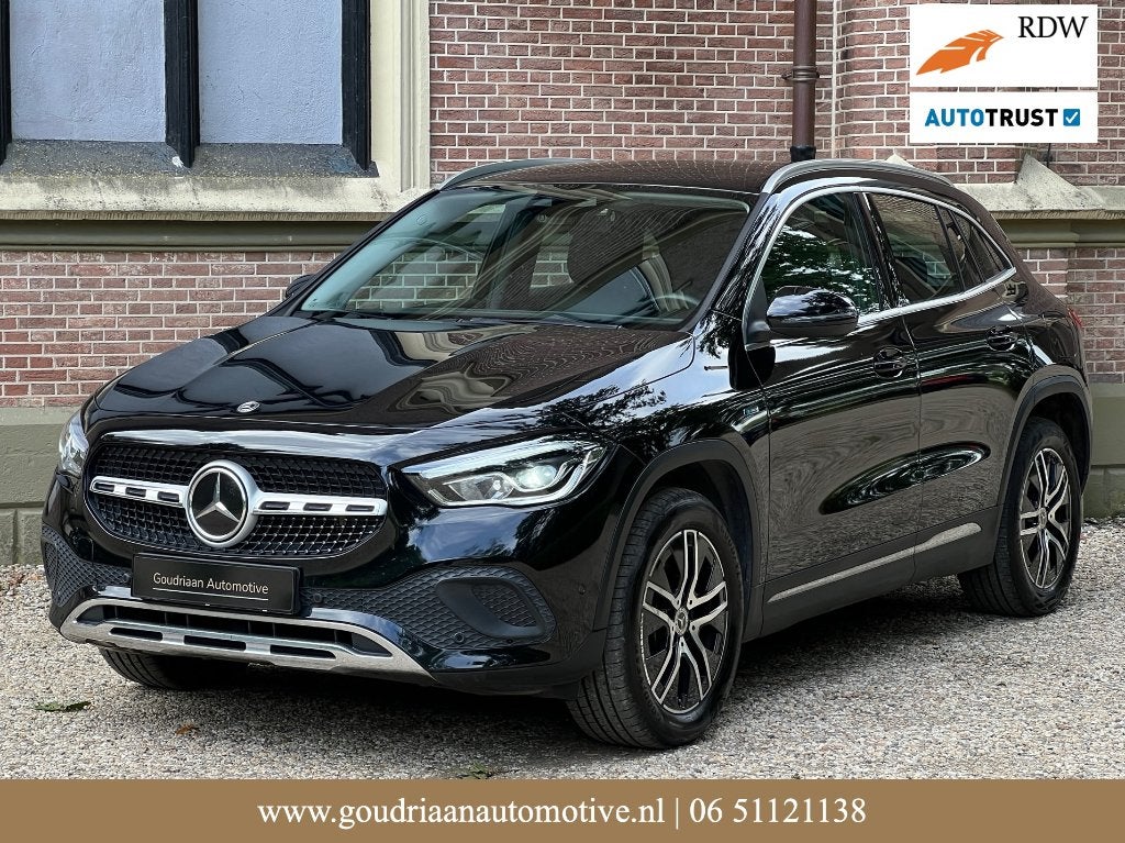 Mercedes-Benz GLA 250e | Hybride | Adaptieve CC | AR, Auto's, 1800 kg, Zwart, Leder en Stof, Zwart