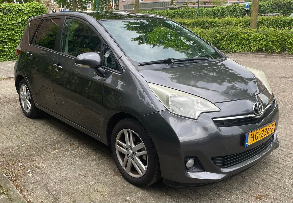 Toyota Verso S 1.3 VVT-i Dynamic met trekhaak, Auto's, Toyota, Voorwielaandrijving, Euro 5, Stof, Handgeschakeld