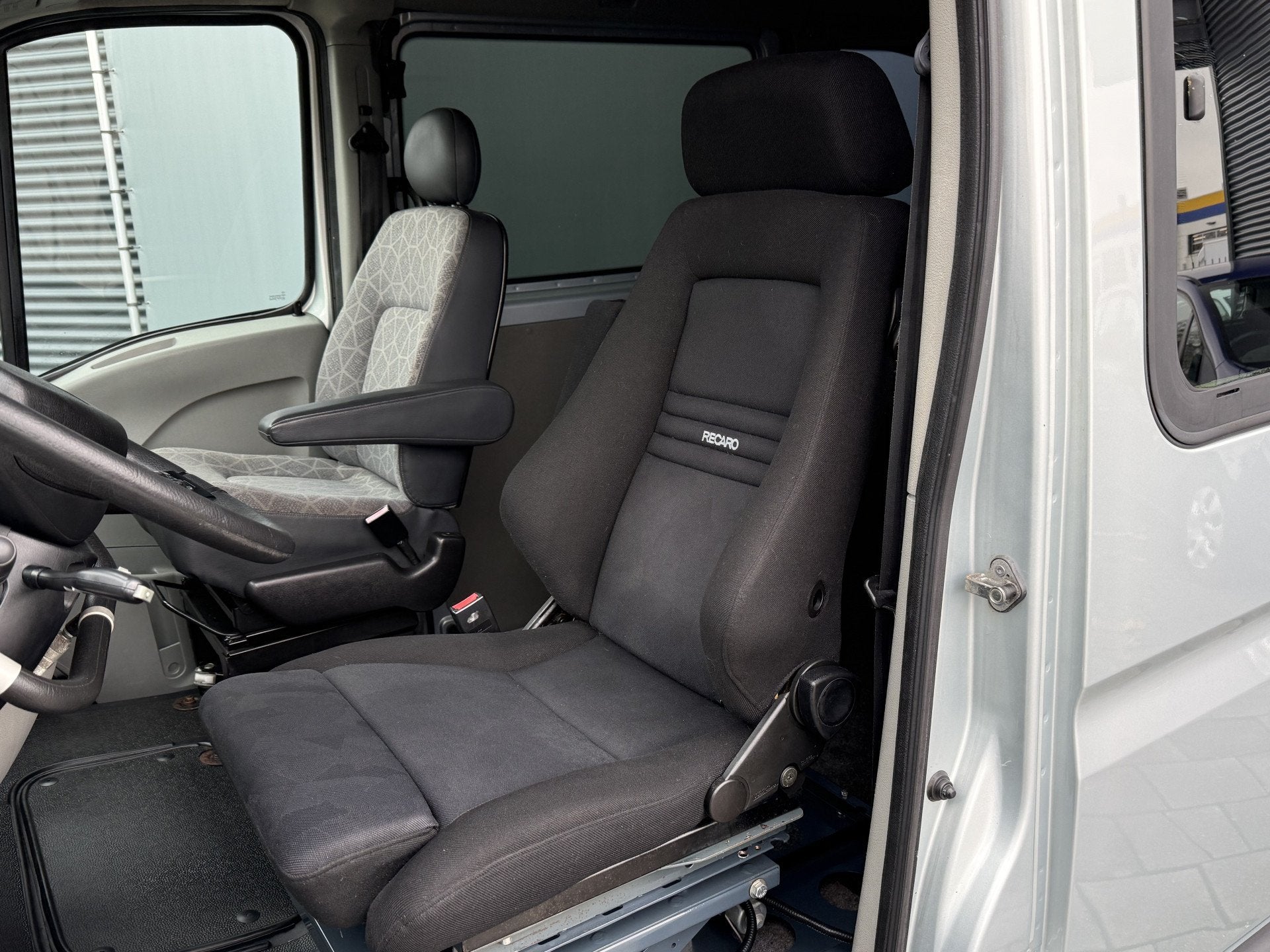 Renault Master BWJ 2008 | T28 2.5 dCi 115PK L1H1 AUTOMAAT |, Stof, Gebruikt, 4 stoelen, 116 pk
