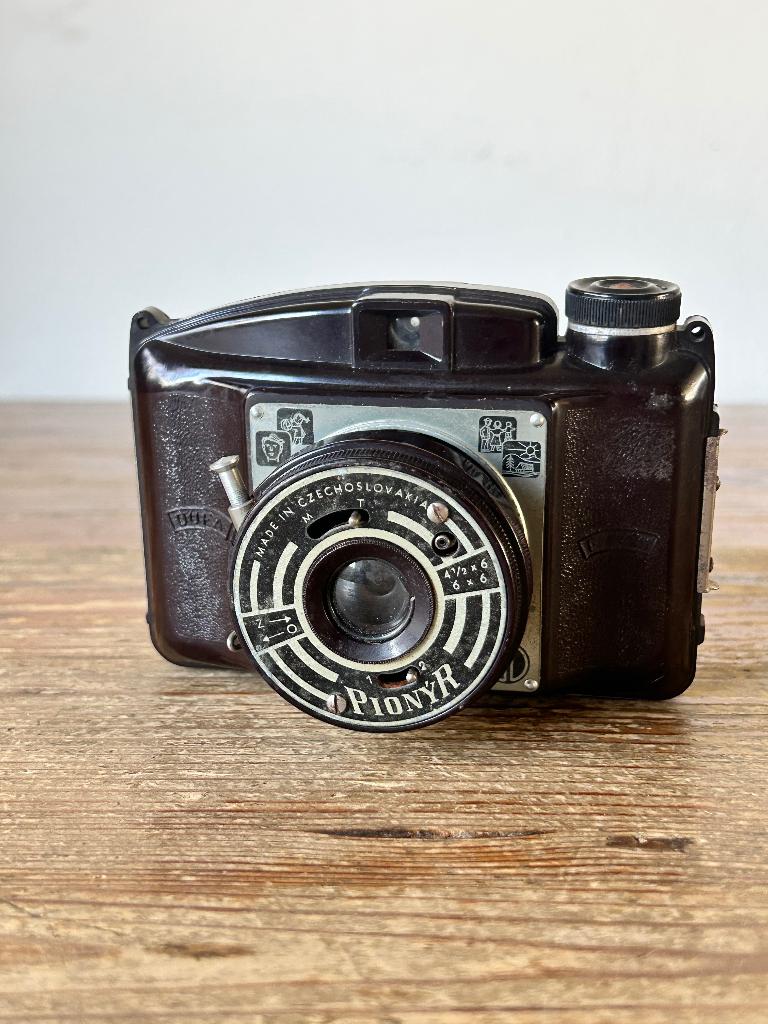 Vintage fotocamera - Pionyr - Bakeliet - Dufa, Ophalen of Verzenden
