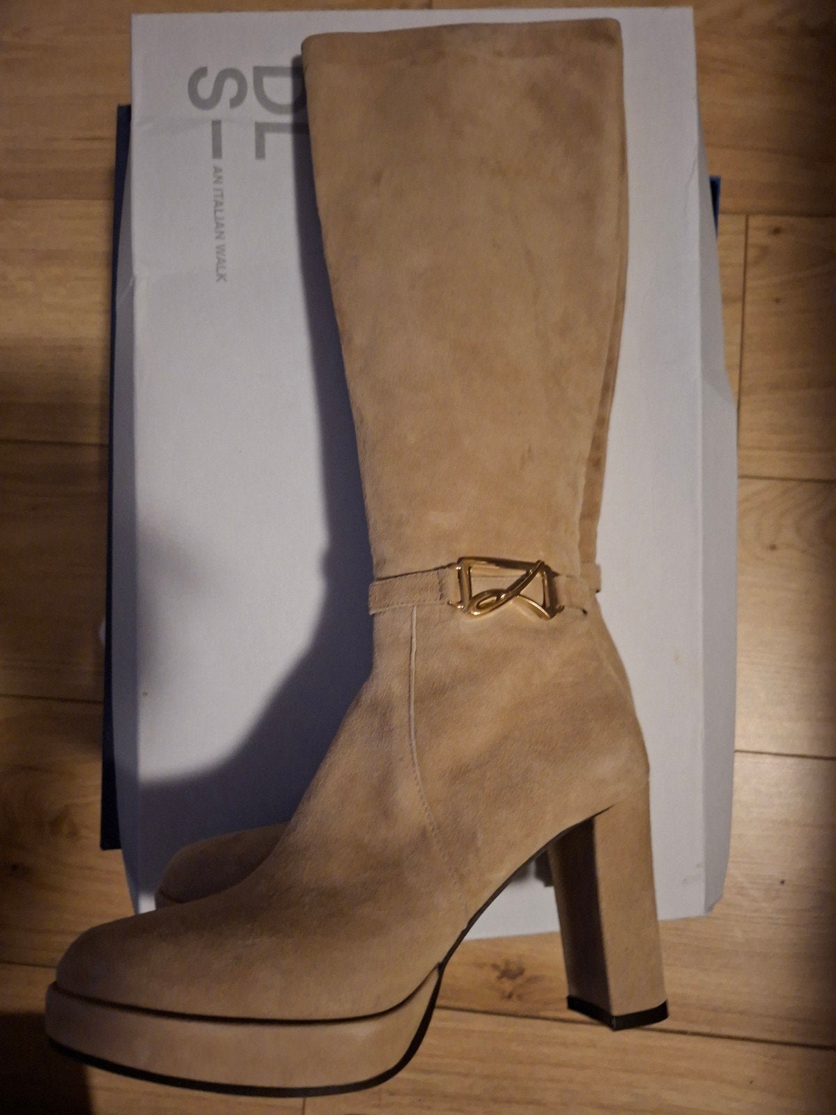 Lilian laarzen beige maat 37, Lilian, Ophalen of Verzenden, Beige, Hoge laarzen