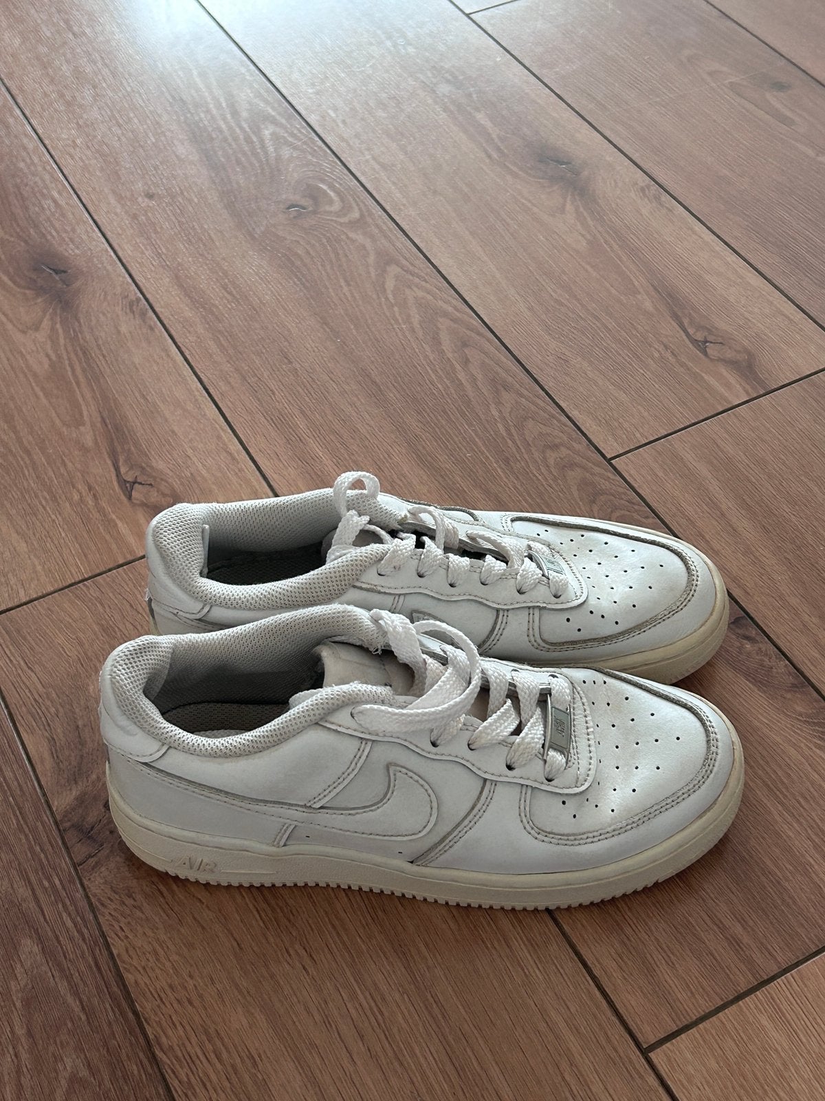 Nike airforce1 kinder sneakers maat 36 1/2, Ophalen of Verzenden, Zo goed als nieuw, Jongen of Meisje, Sportschoenen