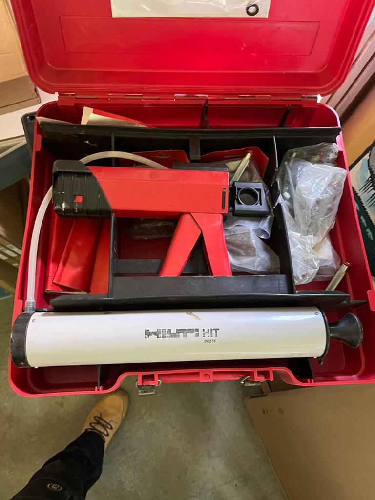 Hilti HIT Injectiesysteem met toebehoren, Ophalen of Verzenden, Gebruikt
