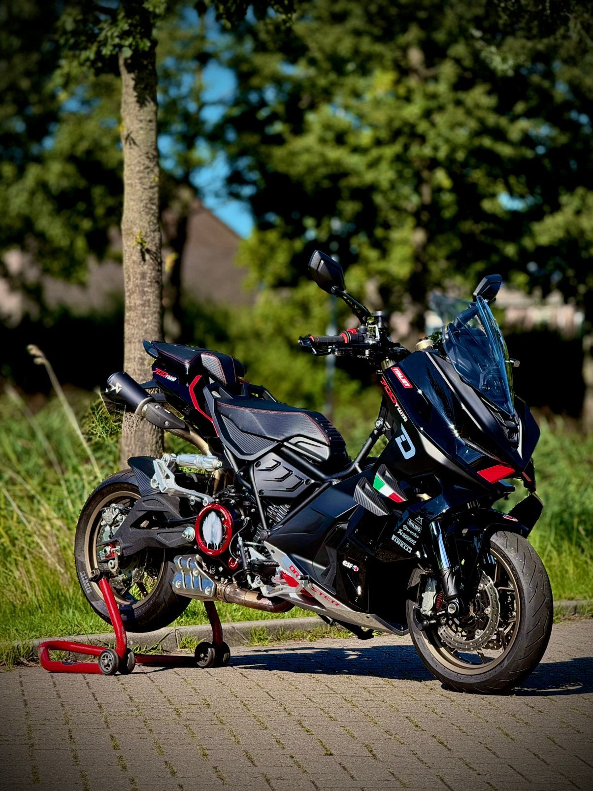 Foto 3 van Italjet Dragstar 700 Twin “Limited” slechts 90 km Full SPEC!