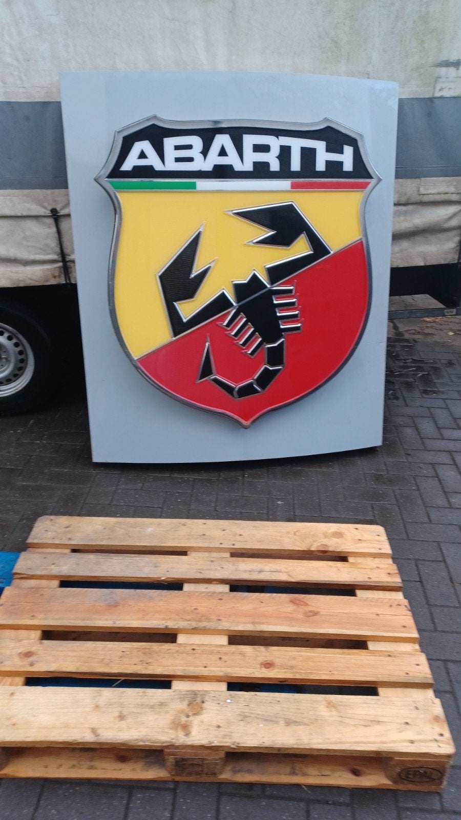 Groot fiat origineel Abarth Logo / Reclamebord van dealer, Ophalen, Gebruikt