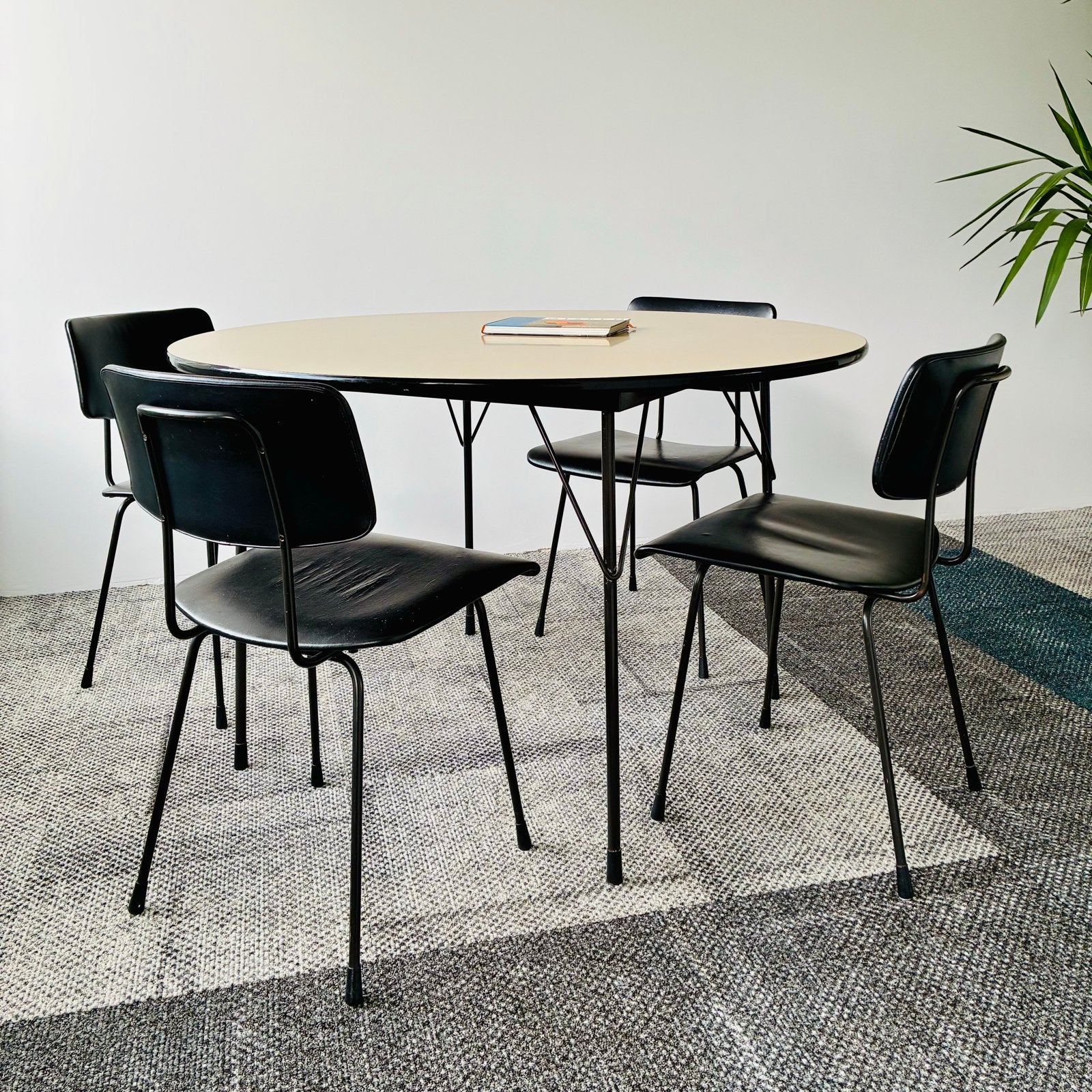 Gispen 3711 vintage design Tafel set Rietveld Cordemeyer, Ophalen, Gebruikt, 100 tot 150 cm, Rond