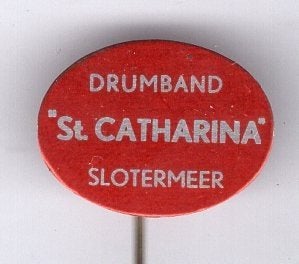 Drumband 'St Catharina blik speldje ( A_229), Verzamelen, Ophalen of Verzenden, Zo goed als nieuw, Merk, Speldje of Pin