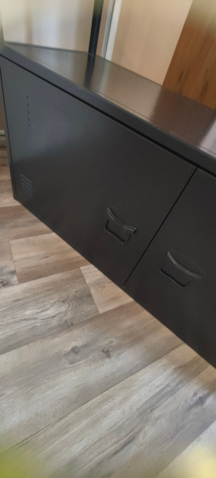 stalen kast/ dressoir, Huis en Inrichting, 100 tot 150 cm, 25 tot 50 cm, Met deur(en), Industrieel/ vintage