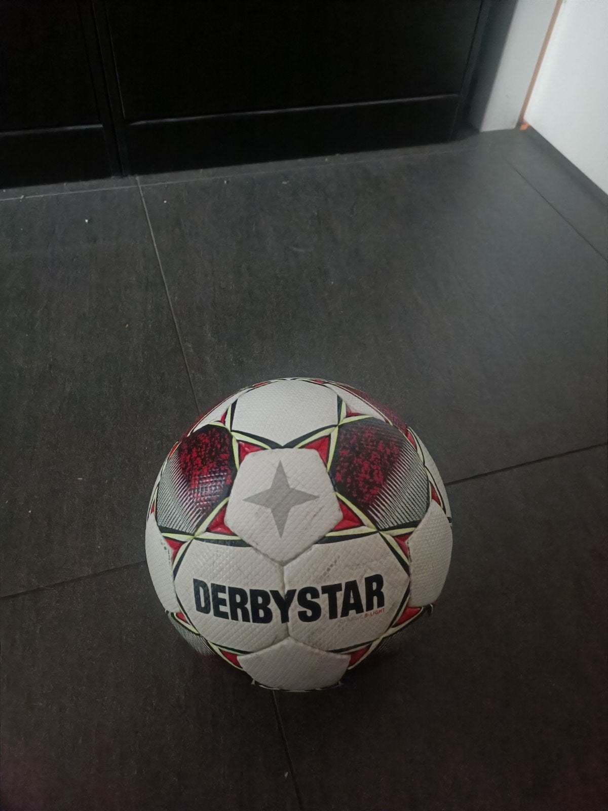 derbystar voetbal, Ophalen