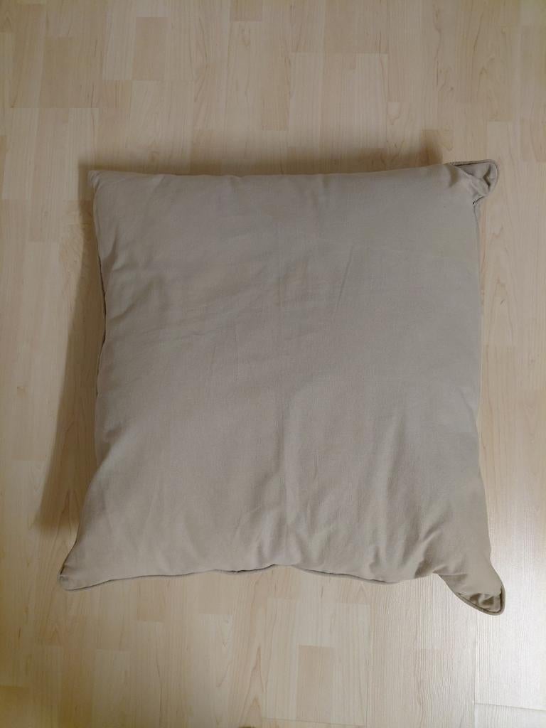 Mooi groot beige sierkussen 75 cm x 75 cm, Ophalen, Zo goed als nieuw