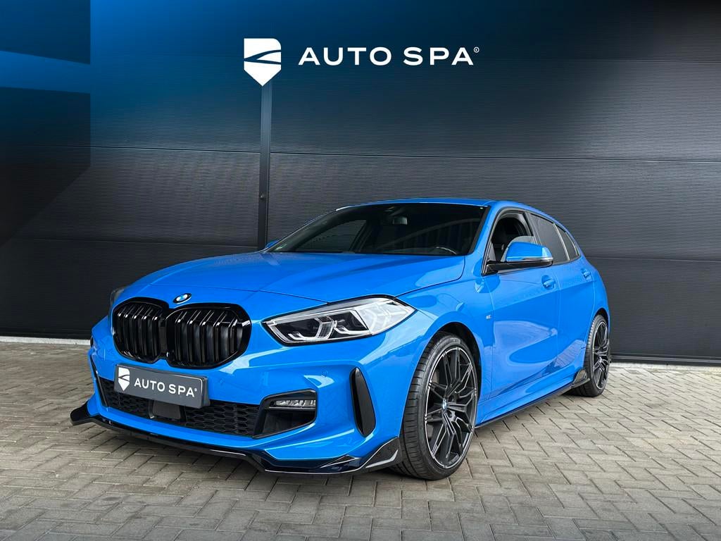 BMW 1 Serie 118i | M-SPORT | AUT | 5-Deurs | Camera | DAB+ |, Auto's, BMW, Gebruikt, 1290 kg, Blauw, Origineel Nederlands