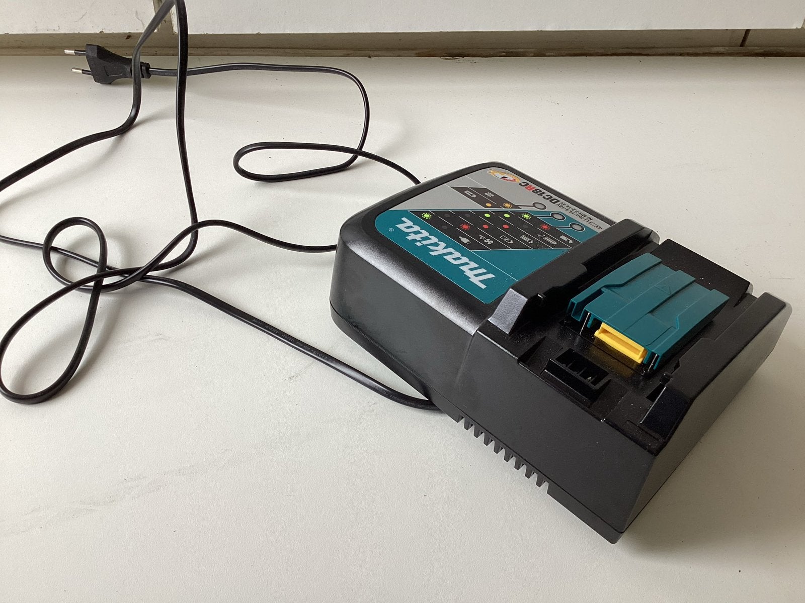 Makita DC18RC Acculader voor Li-ion en Ni-MH accu's, Ophalen, Gebruikt