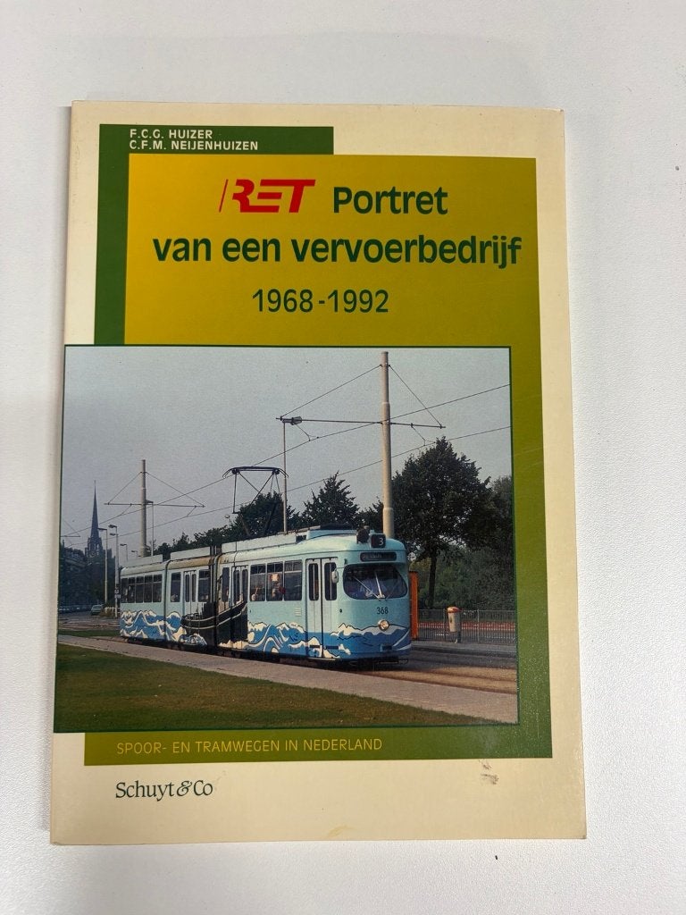 RET Portret van een vervoerbedrijf 1968-1992, Verzamelen, Ophalen of Verzenden, Zo goed als nieuw, Tram, Boek of Tijdschrift